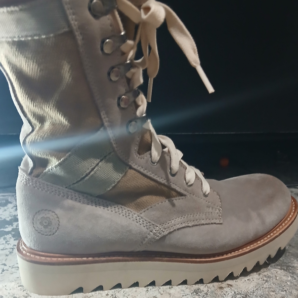 Tan ranch road women's  combat  boots  size 6